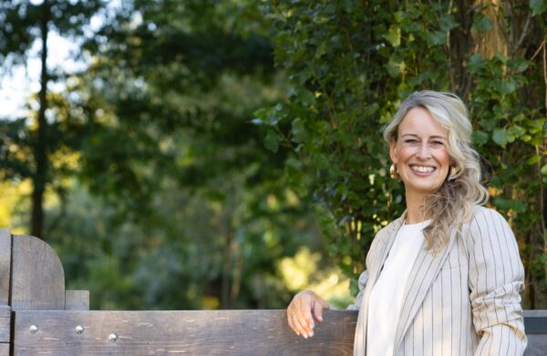 Christelijke ademcoach uit Woerden in een groene omgeving